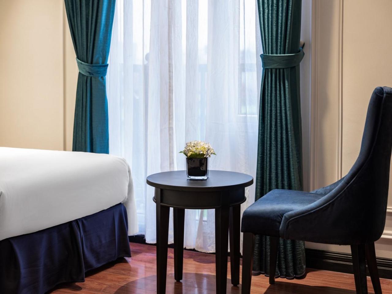 The Flower Boutique Hotel & Travel Hanoi Exteriör bild